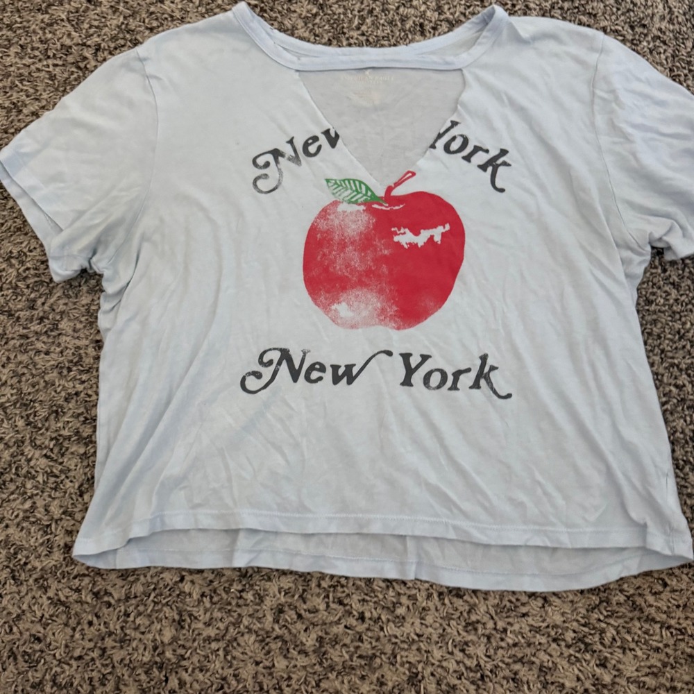 American Eagle New York Apple Graphic Tee Light Blue Choker V-Neck XL